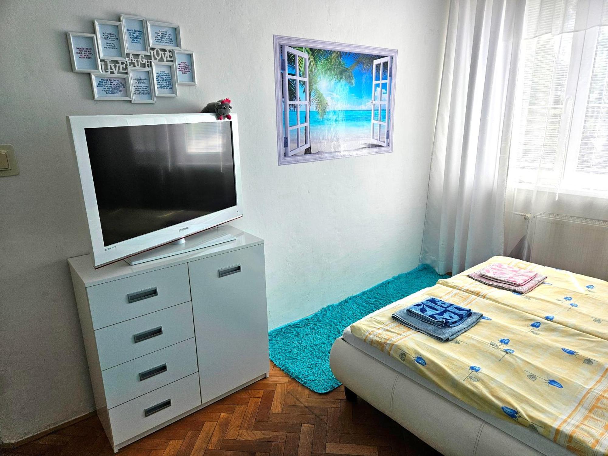 Cozy Blue Apartment Prešov Exterior foto